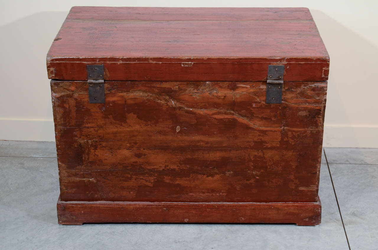 Late 19th Century Chinese Clothing Trunk 5