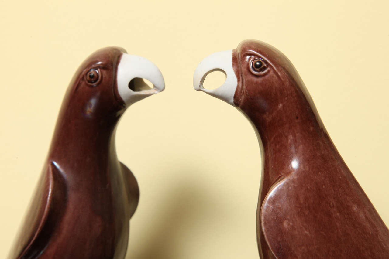 Pair of Chinese Export Brown Glazed Porcelain Parrots, circa 1850 For Sale 5
