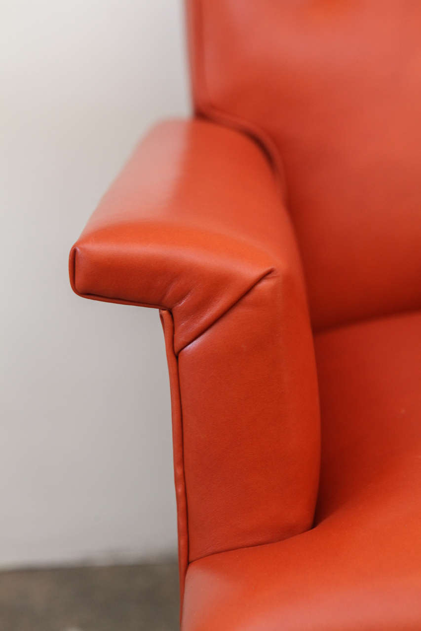 Pair of orange Leather Mid-Century Armchairs In Excellent Condition In Santa Monica, CA