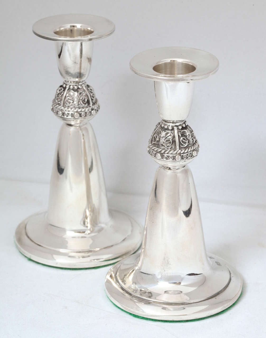 Pair of Irish Sterling Silver Candlesticks In Excellent Condition In New York, NY