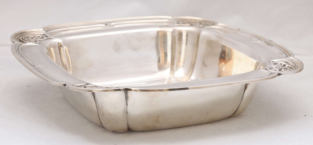 Mid-20th Century Art Deco Celtic Design Sterling Silver Serving Bowl For Sale