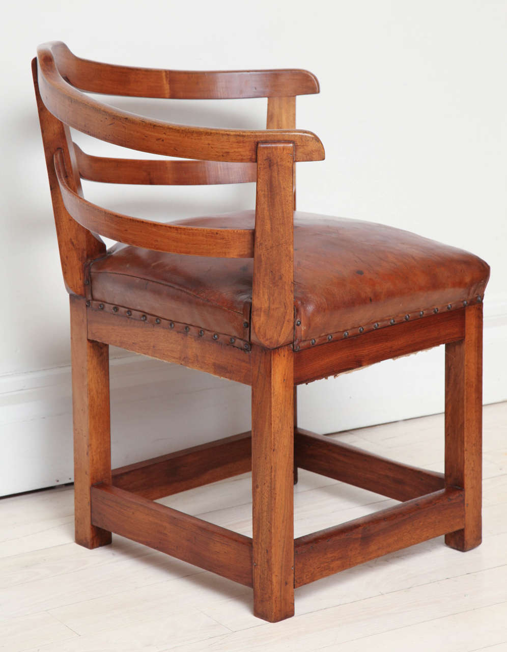 Early 19th Century French Walnut Corner Chair with Original Leather Seat 4