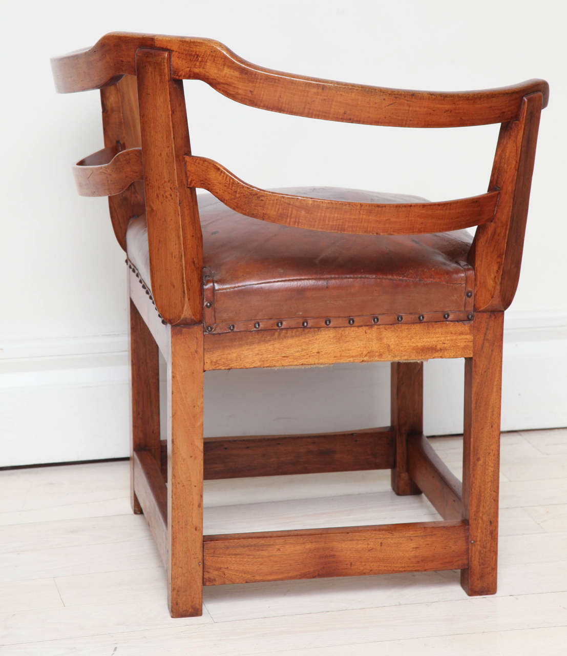 Early 19th Century French Walnut Corner Chair with Original Leather Seat 5