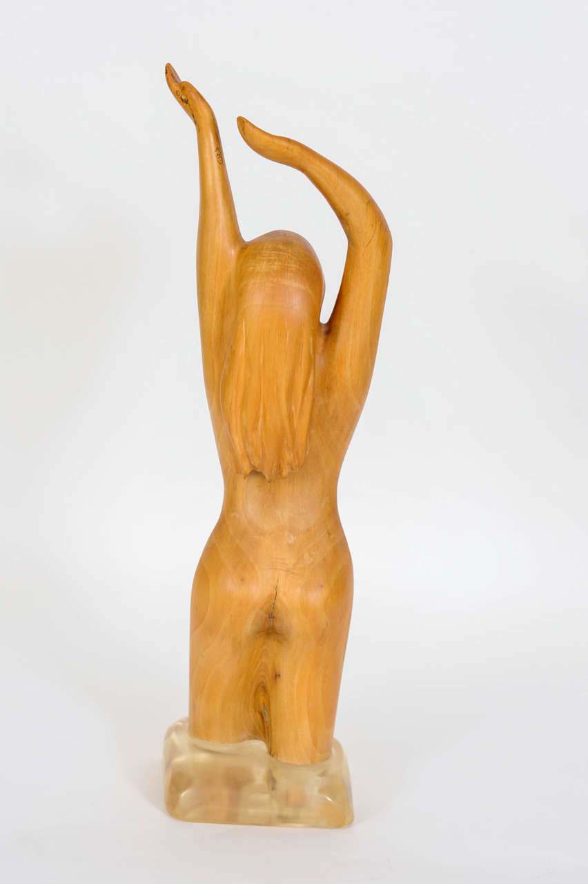 Wooden Statue of a Naked Woman Standing in Water by Dutch Sculptor Aart Prins In Good Condition For Sale In Doornspijk, NL