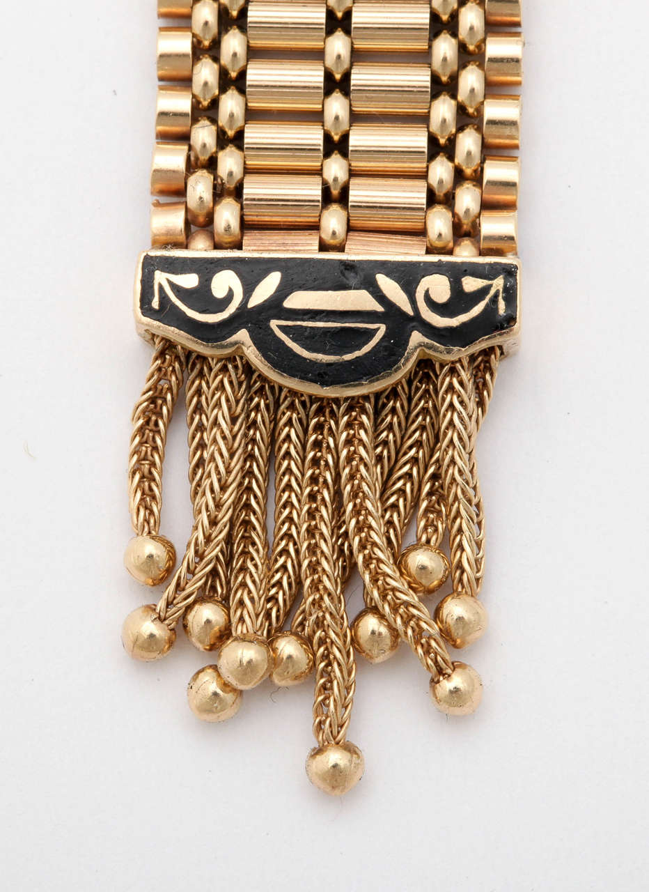 Egyptian Revival Gold Necklace In Excellent Condition In New York, NY