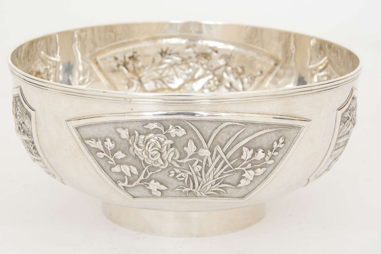 Chinese Export Silver Bowl with Floral and Figural Decoration 1