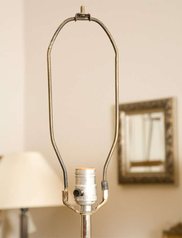 Sculptural chrome table lamp by Laurel 4