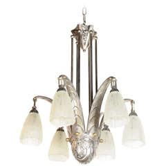 Squisito lampadario Art Deco di Daum con vetro smerigliato a rilievo