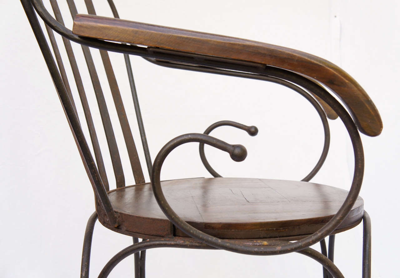 Great pair of antique iron arm chairs In Good Condition For Sale In Canaan, CT