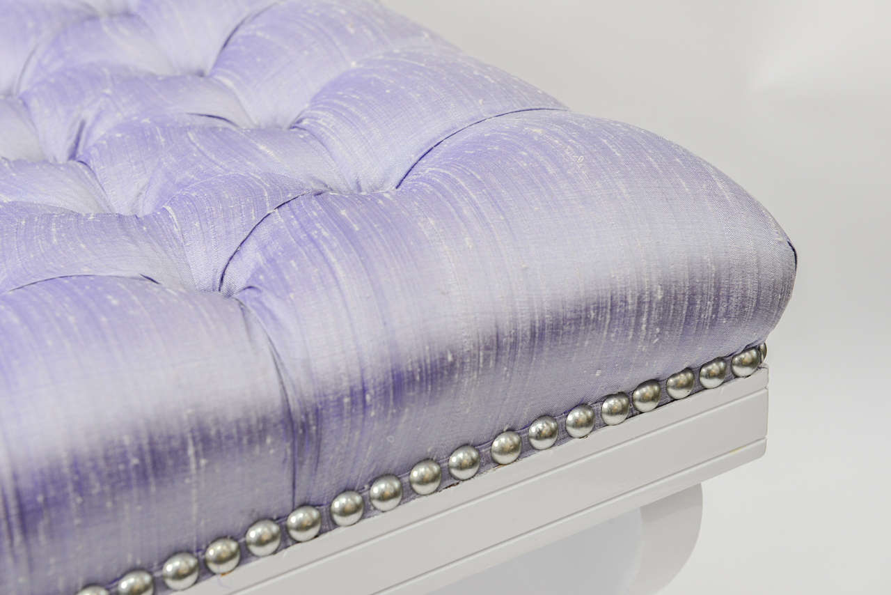 Mid-20th Century Hollywood Regency Tufted Silk Bench For Sale