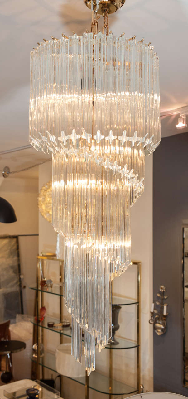 An impressive crystal pendant light
that is a timeless Classic.