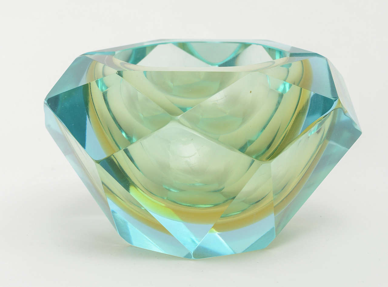 Faceted Murano Glass Bowl In Excellent Condition In Miami, FL