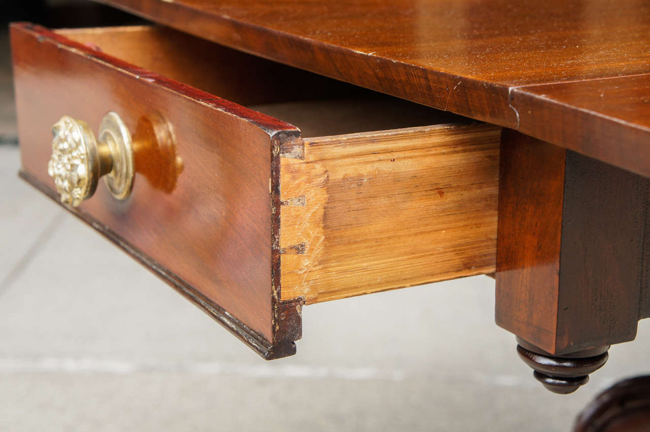 Fine 19th Century Mahogany Amariah T. Prouty Drop-Leaf Library Table In Good Condition In Hudson, NY