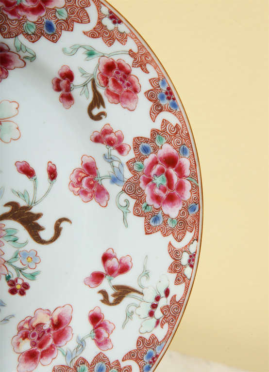 Enameled Antique Set of 12 Chinese Export Porcelain Plates Yongzheng, circa 1730 For Sale