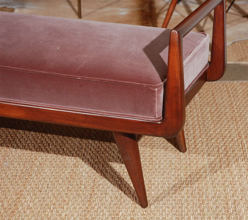 Dunbar-attributed Low Bench