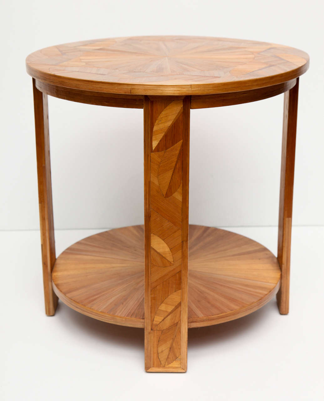 A fine and rare straw marquetry side table by André Groult

A similar table is illustrated in André Groult (1884-1966) Décorateur-ensemblier du XXe siècle by Félix Marcilhac, page 204