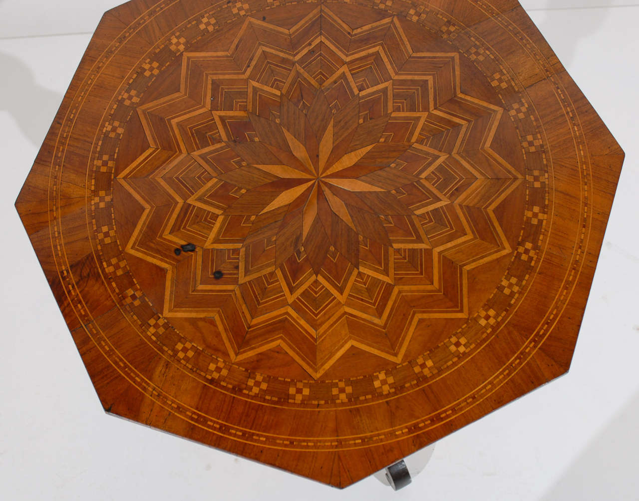 19th Century Italian Neoclassical Style Inlaid Walnut Sorrento Table, circa 1890 2