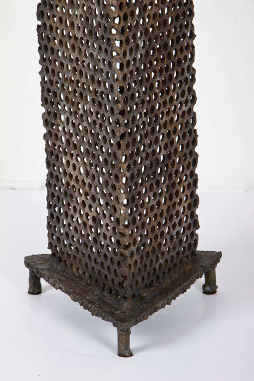 American Brutalist Perforated Steel Triangular Column Table Lamp In Excellent Condition For Sale In New York, NY