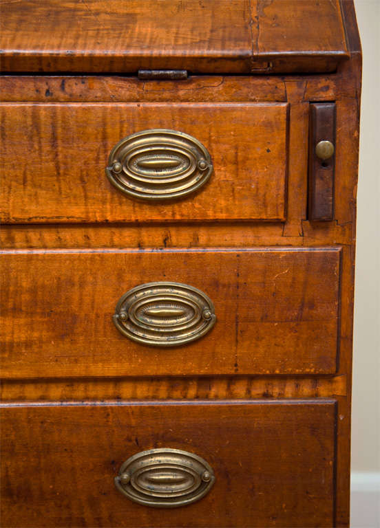 18th Century Tiger Maple Connecticut Desk In Good Condition For Sale In Bedford, NY