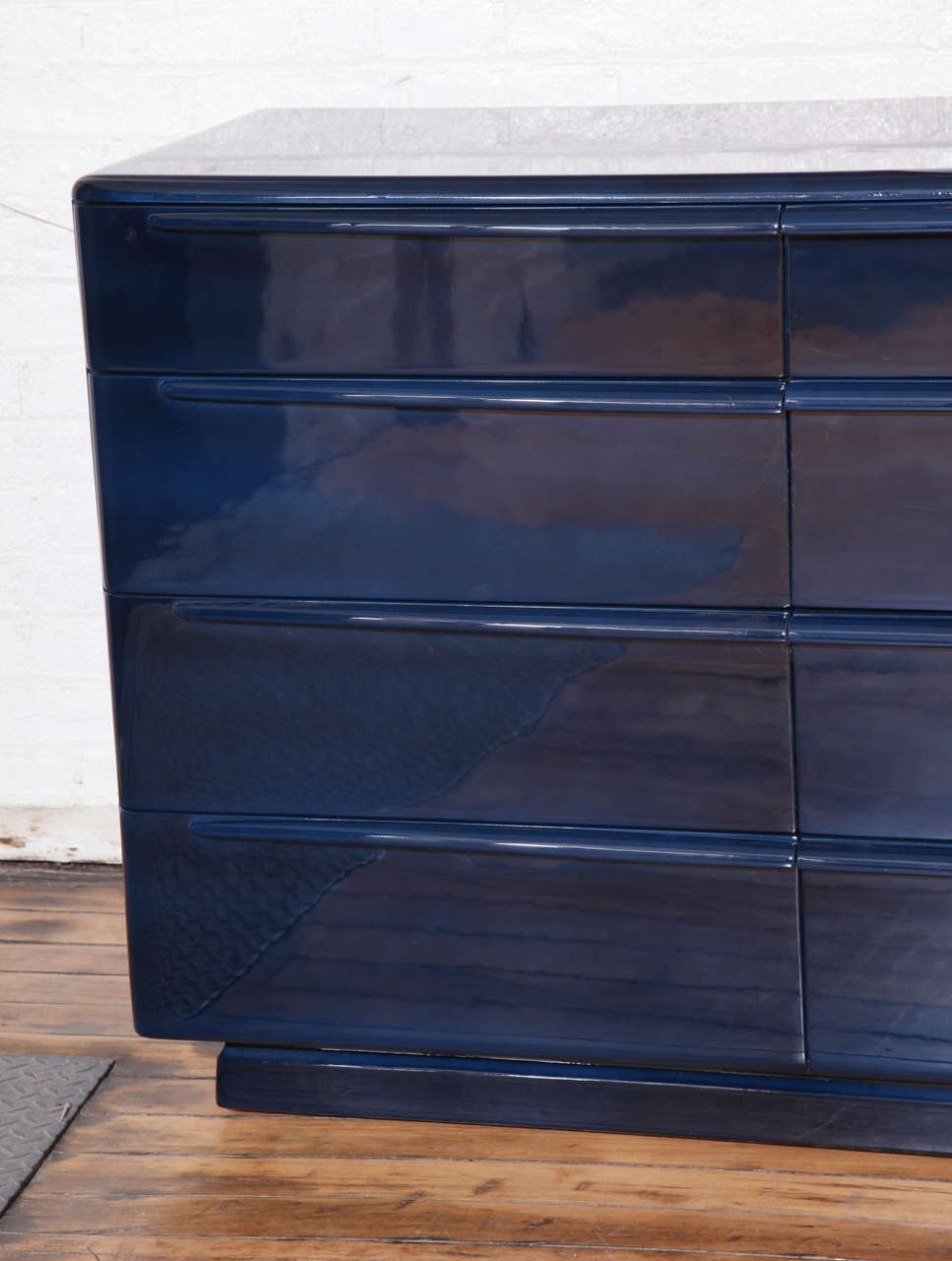 Mid-Century Modern Sideboard or Chest of Drawers Lacquered in Midnight Blue by Heywood-Wakefield
