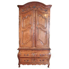 Mid-18th Century French Louis XV Walnut Armoire Pantalonniere from Provence 5