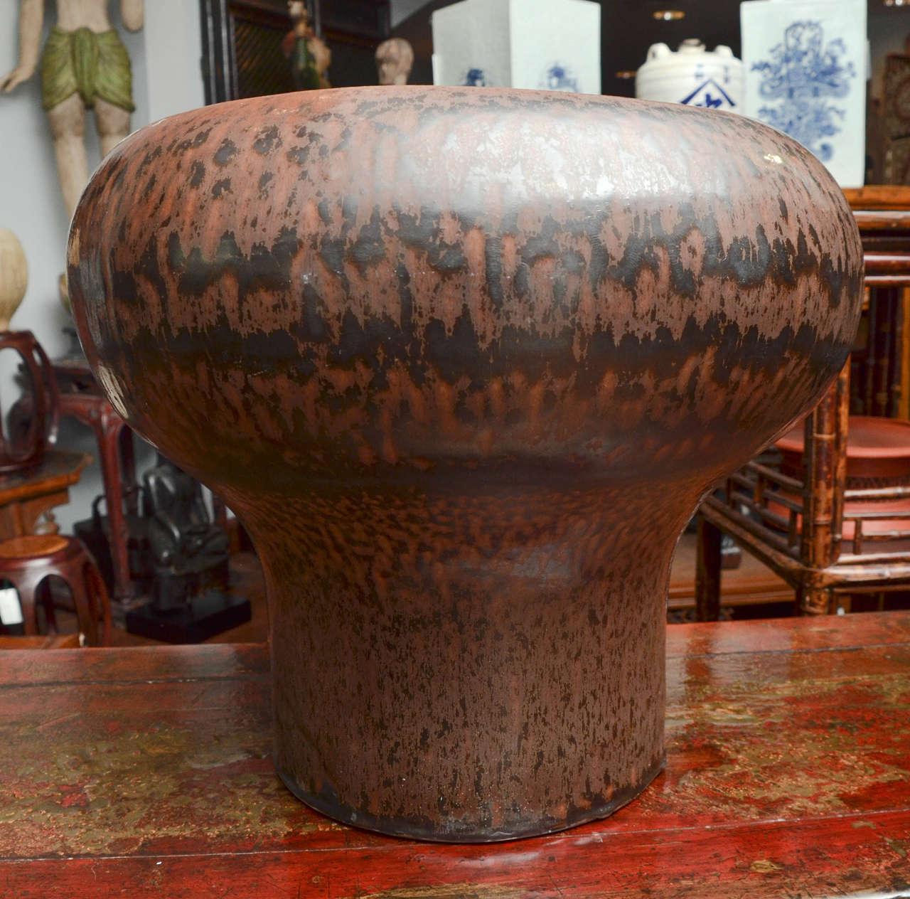 Contemporary Thai hand-thrown, fired and glazed ceramic vase or urn, centrepiece.