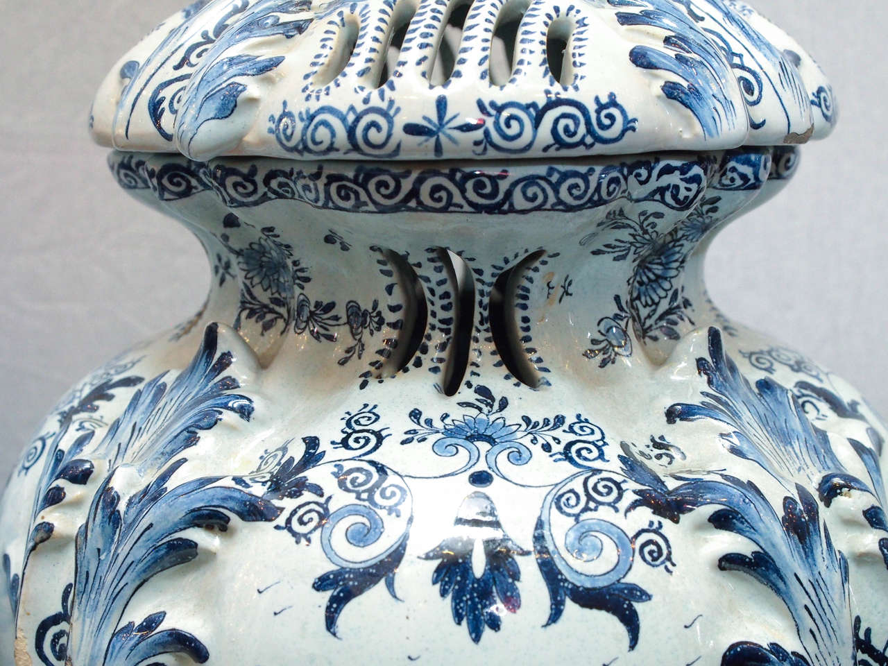 Set of Four Rare Delft Parfumiere In Good Condition In Natchez, MS