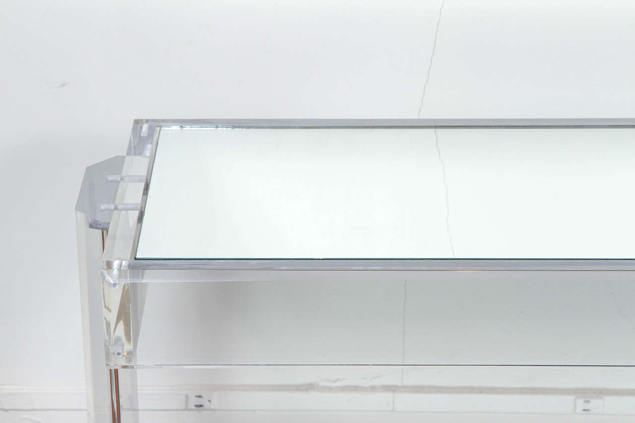 Elegant Lucite and Mirror Console Table In Excellent Condition In New York, NY