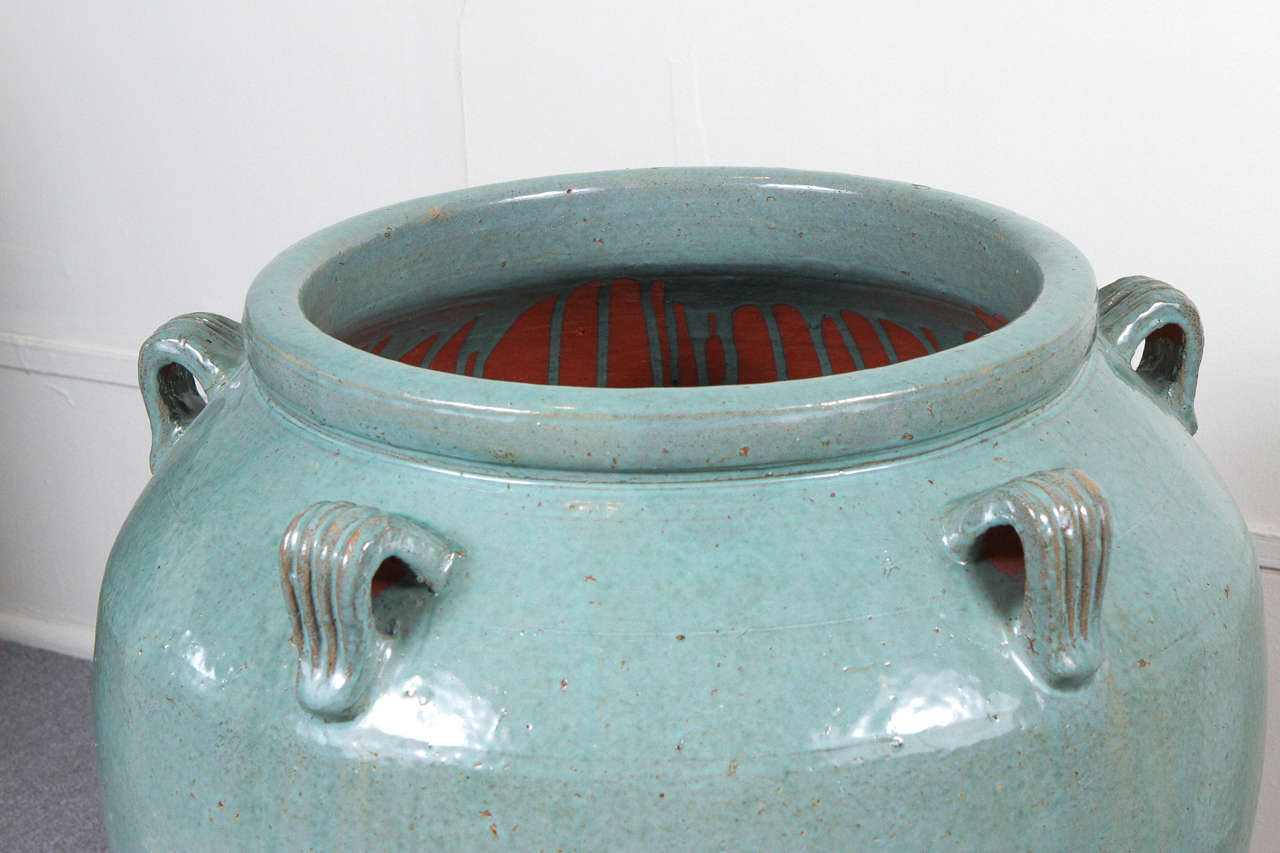Américain Vase monumental de style Amphora à glaçure de jade brillante en vente