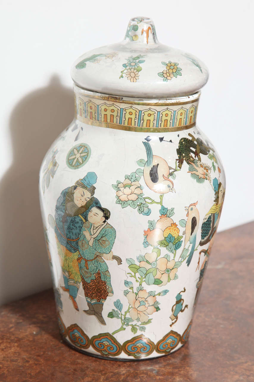 French 19th Century Decalcomania Chinoiserie Decorated Jar with Lid In Good Condition For Sale In New York, NY