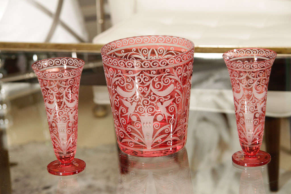 Eiskübel, rotes Kristall, Barockstil, Tschechische Republik, rotes Contemporary Glas (Handgefertigt) im Angebot
