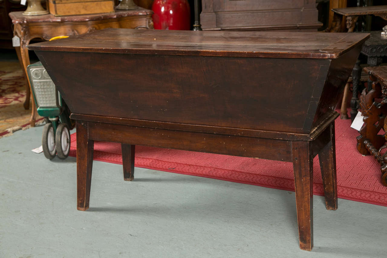 Hand Crafted French Oak Kneading Dough Table, dating back to the early 19th century.  This is a french bread dough trough which is a typical sight in the kitchens of large homes.  The dough would be kneaded on the counter top and then placed inside