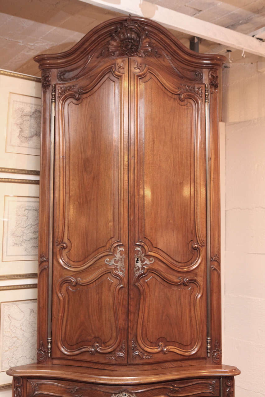 Pair of 19th Century French Walnut Carved Corner Cabinets 1