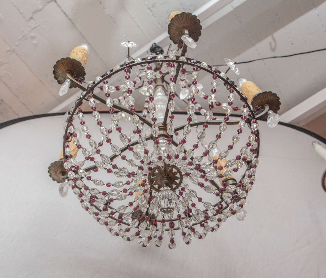 Lampadario francese del 1900 in bronzo con perline, ametista e cristallo di rocca in vendita 4