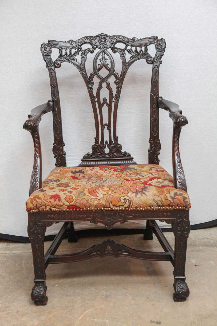 Pair of 19th Century English Mahogany Oversized Armchairs For Sale 1