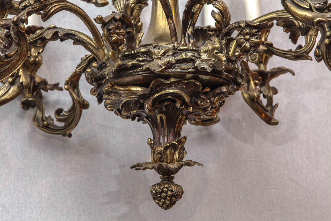 Araña francesa de bronce del siglo XIX con motivos de hojas de roble Francés en venta
