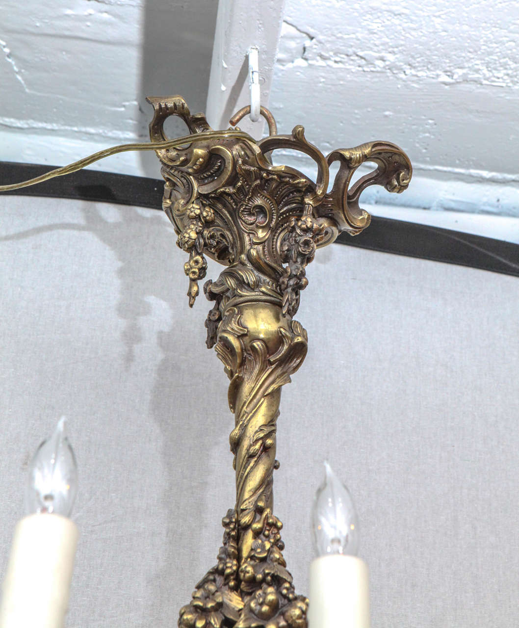 Araña francesa de bronce del siglo XIX con motivos de hojas de roble en venta 1