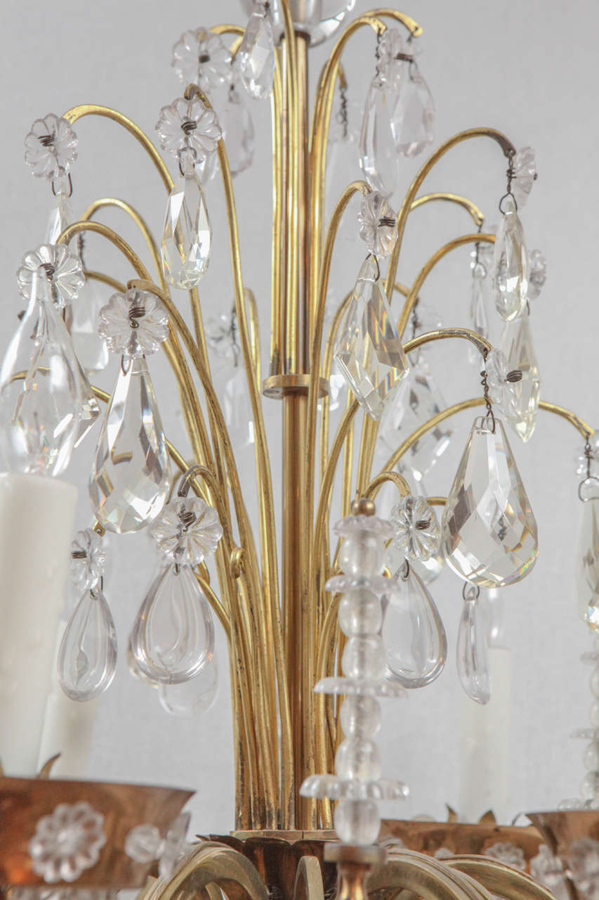 Lampadario di cristallo in ottone lucido in stile Bagues francese degli anni '20 in vendita 1