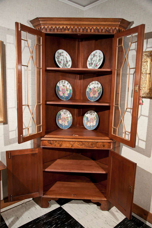 English Glazed Door Corner Cupboard In New Condition For Sale In Woodbury, CT