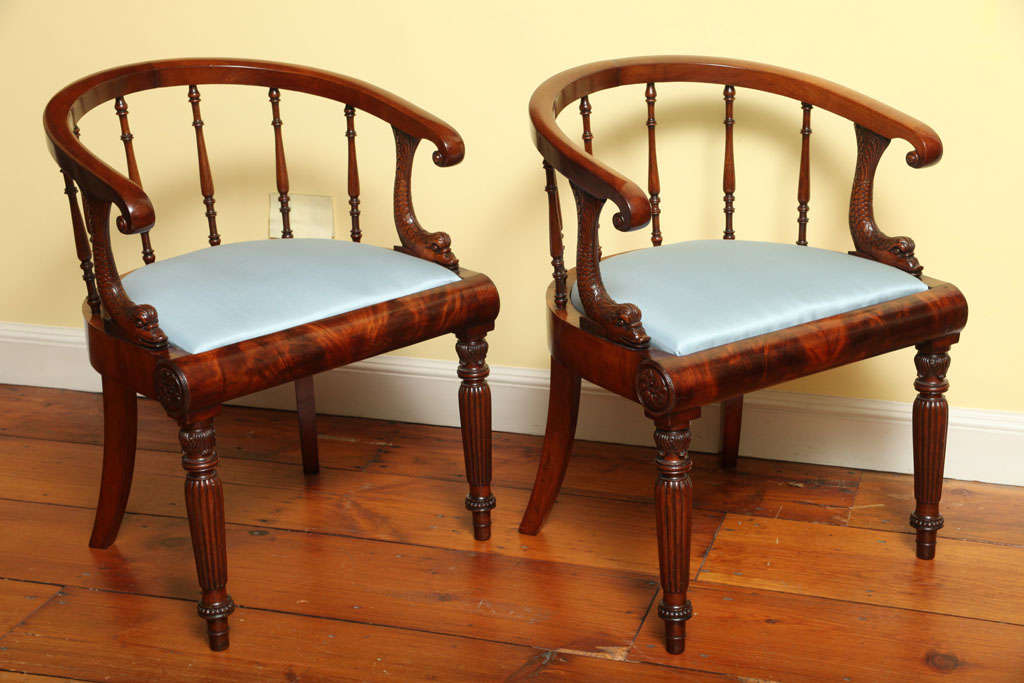 Pair of Regency Mahogany Open Armchairs, English, circa 1810 In Excellent Condition In New York, NY