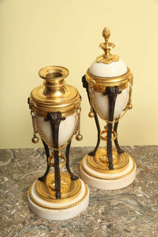 Two Pairs of Louis XVI Ormolu and White Marble Cassolettes, French, circa 1795 In Excellent Condition For Sale In New York, NY