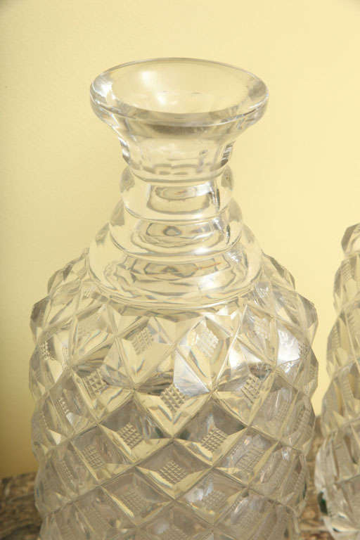 Pair of Regency Diamond and Hobnail Cut Crystal Decanters, English, circa 1820 For Sale 3