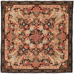 Louis Philippe Antiker quadratischer Aubusson-Teppich aus Wolle und Metallgarn