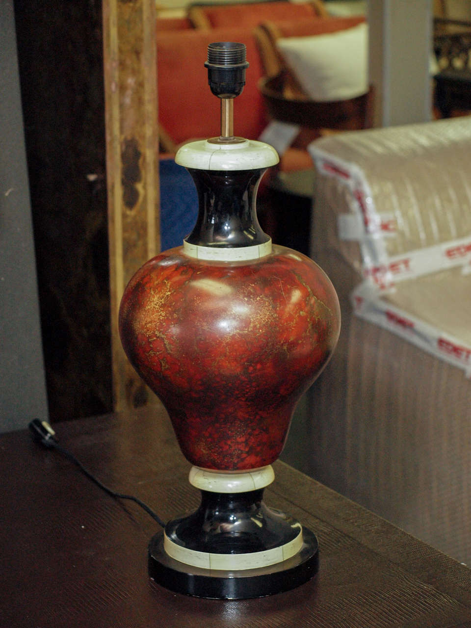 Pair Faux Marble Lamps of Baluster Form In Excellent Condition For Sale In New Orleans, LA