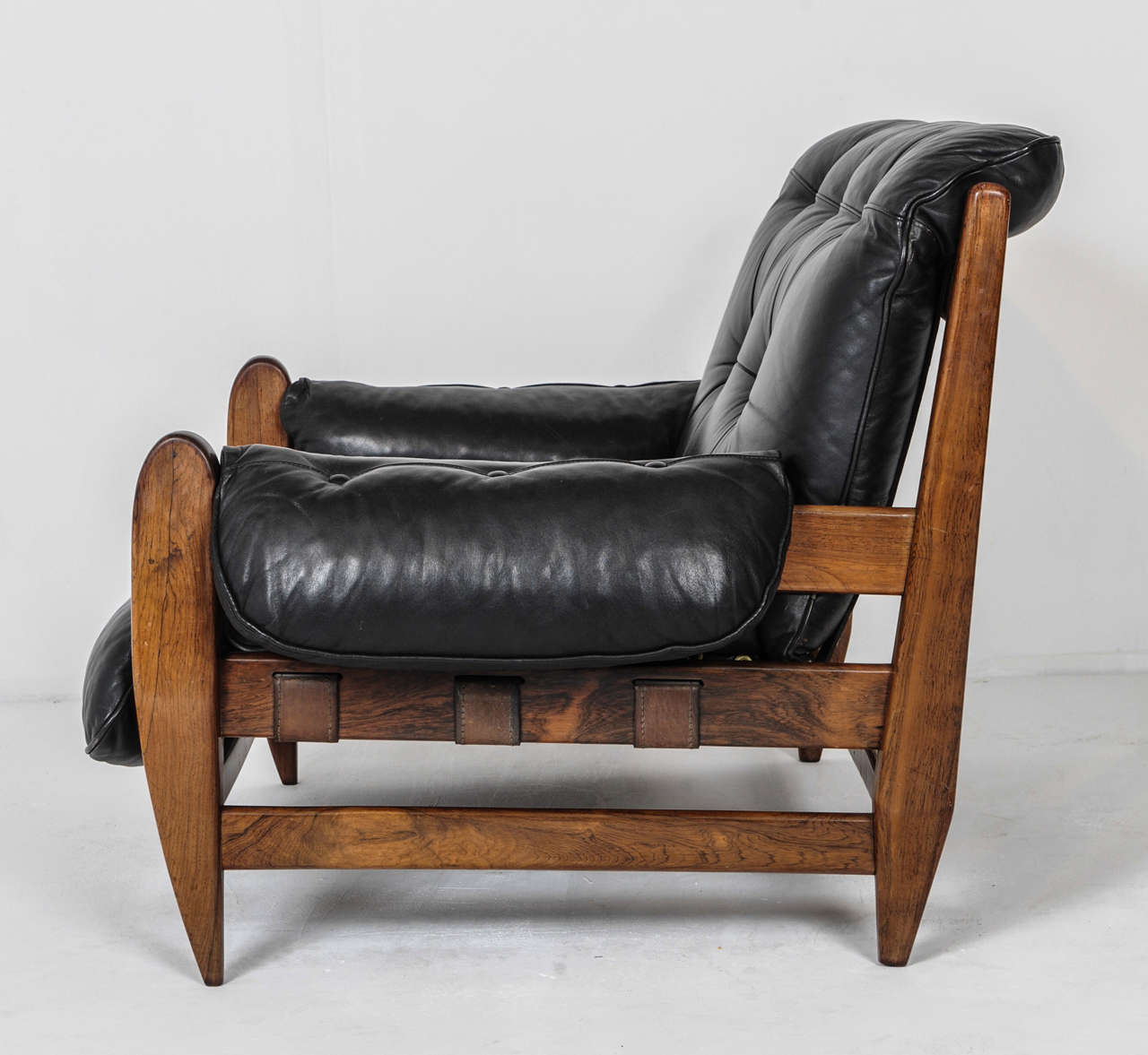 Pair of Jean Gillon Brazilian Lounge Chairs for Italma Wood Art In Excellent Condition In Amsterdam, NL