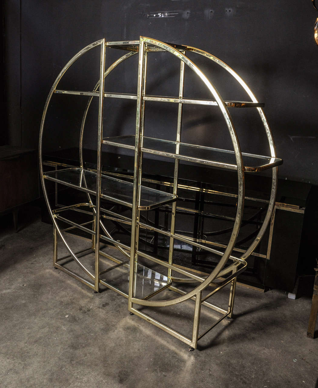 Mid-20th Century Architectural Circular Vitrine Etagere in the Style of Milo Baughman