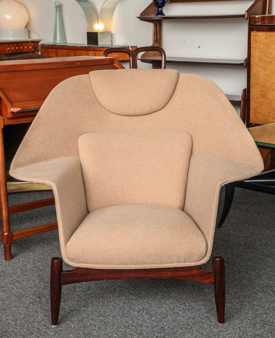Mid-Century Modern Exciting armchair with ottoman made in Italy in 1955 For Sale