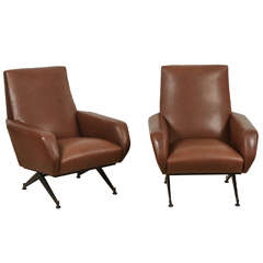 Pair of Italian Leather Chairs in the Style of Arflex 4