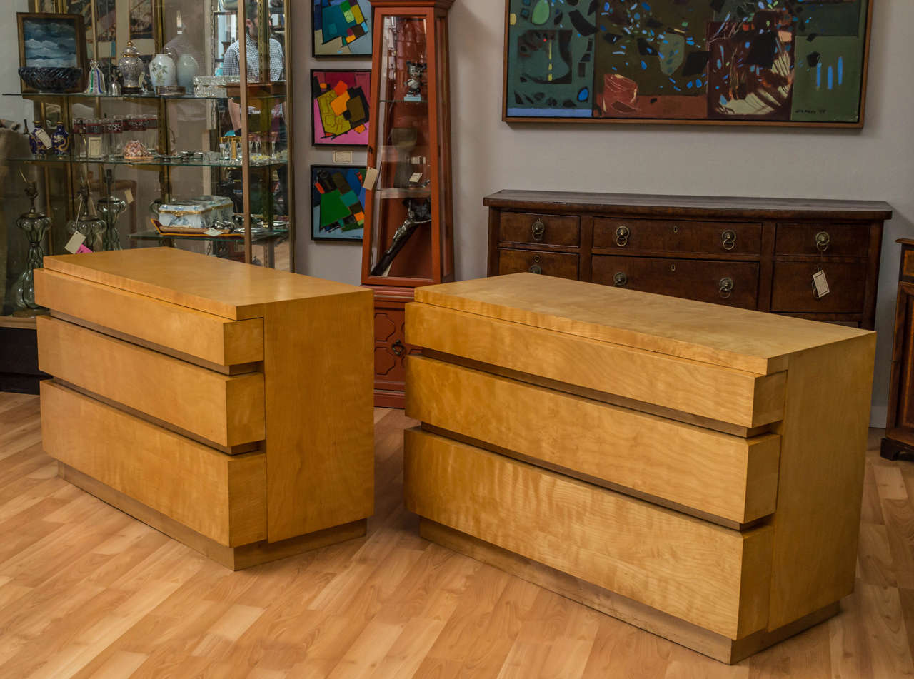 A pair of custom made 1950s dressers in Maple that are in the style of Dan Johnson. Story goes, the wife came across the designs of Dan Johnson and loved a design so much, her husband had a pair custom made in the style of.
Drawers top to bottom