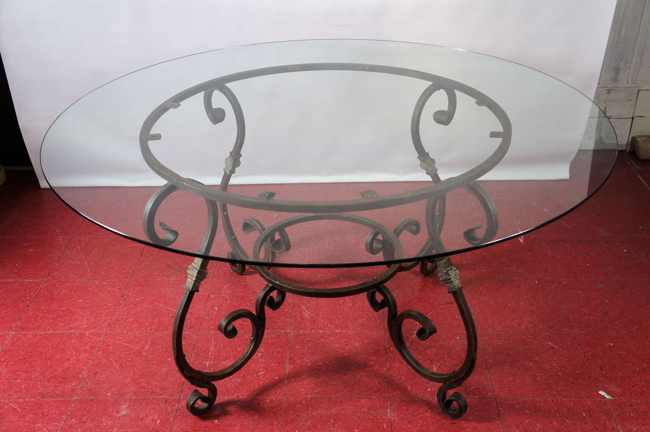 metal base round dining table